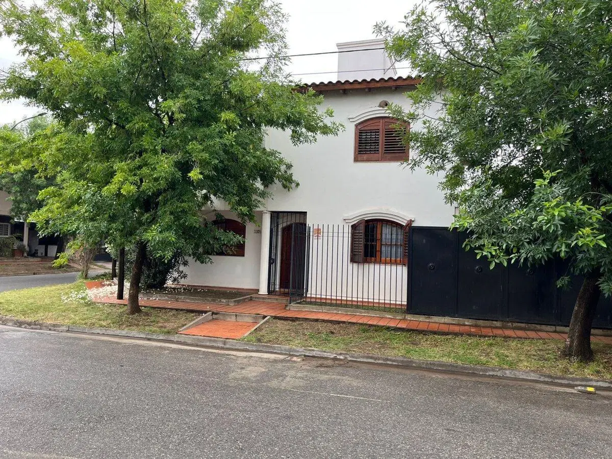 VENTA CASA 3 DORM Y ESCRITORIO NUEVO POETA C/PILET 3
