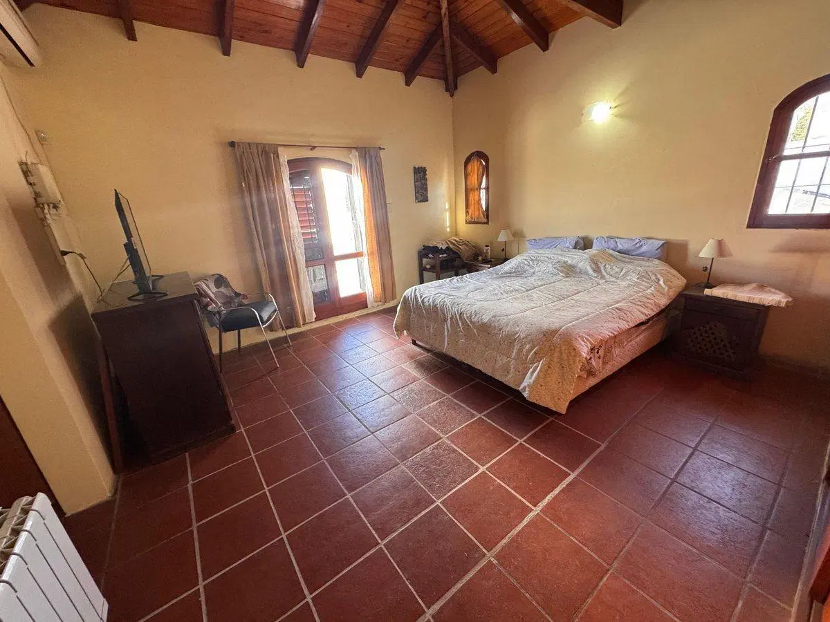 VENTA CASA 3 DORM Y ESCRITORIO NUEVO POETA C/PILET 5