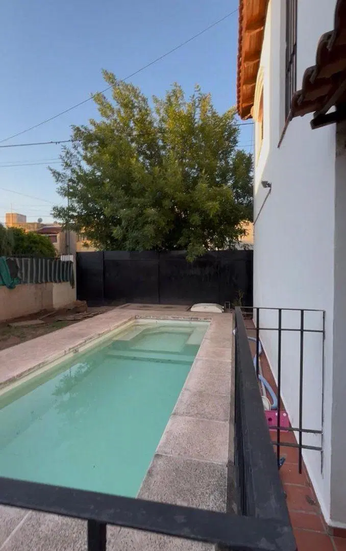 VENTA CASA 3 DORM Y ESCRITORIO NUEVO POETA C/PILET 2