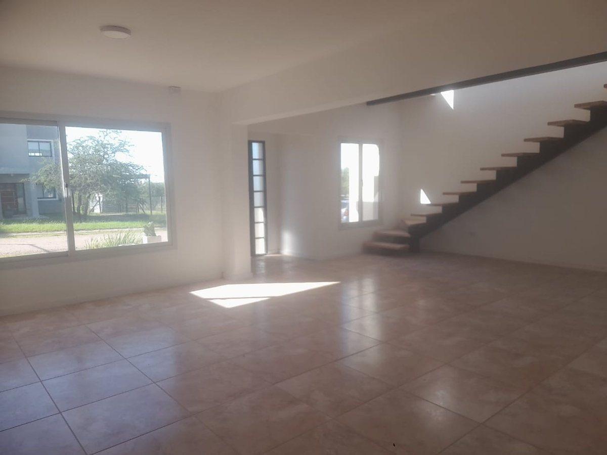 VENTA EXCLUSIVA CASA BELA VISTA 4 DORMITORIOS