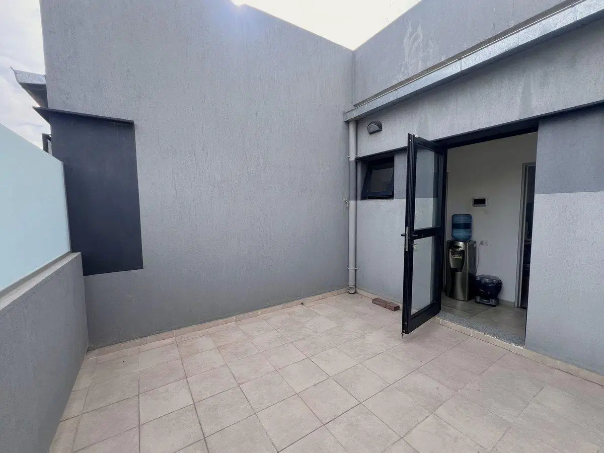 ALQUILER OFICINAS CONSULTORIOS BARRIO JARDIN 2