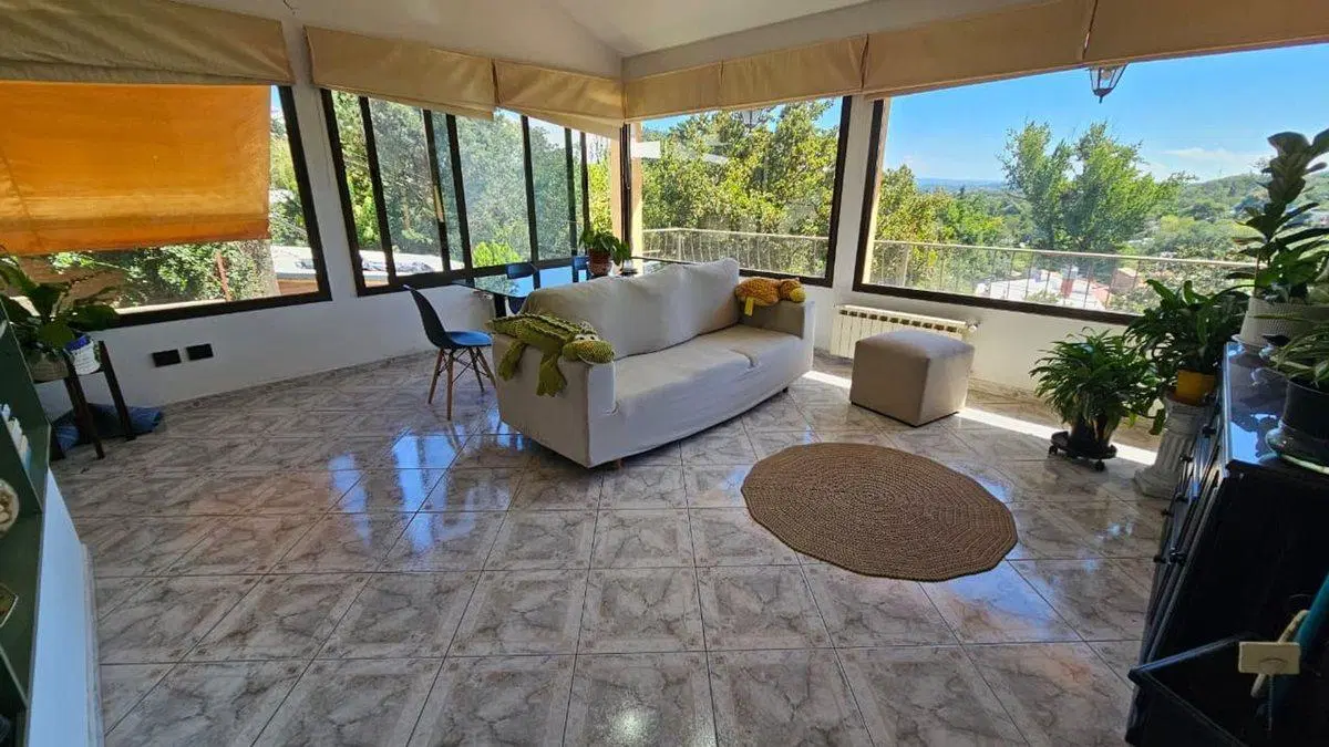 VENTA CASA CATEGORIA EN VILLA CARLOS PAZ 2