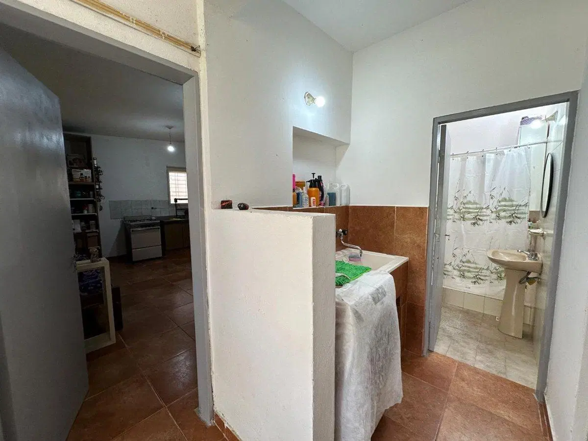 VENTA LOCAL COMERCIAL Y CASA 2 DORM SOBRE CARCANO 2