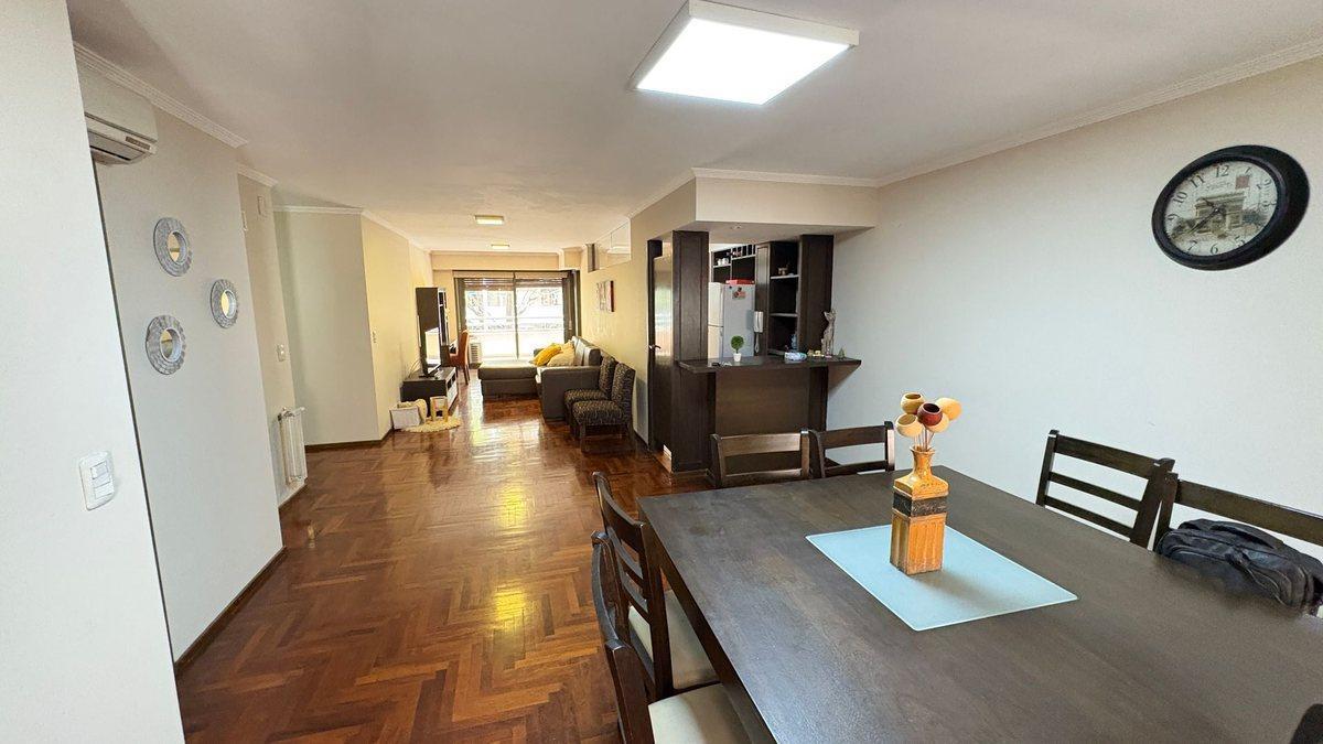 VENTA DEPARTAMENTO DOS DORM. CON COCHERA NVA. CBA.