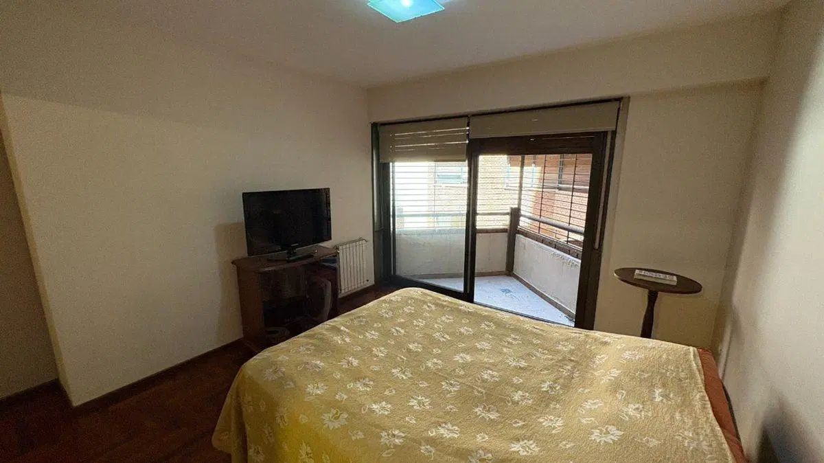 VENTA DEPARTAMENTO DOS DORM. CON COCHERA NVA. CBA. 4