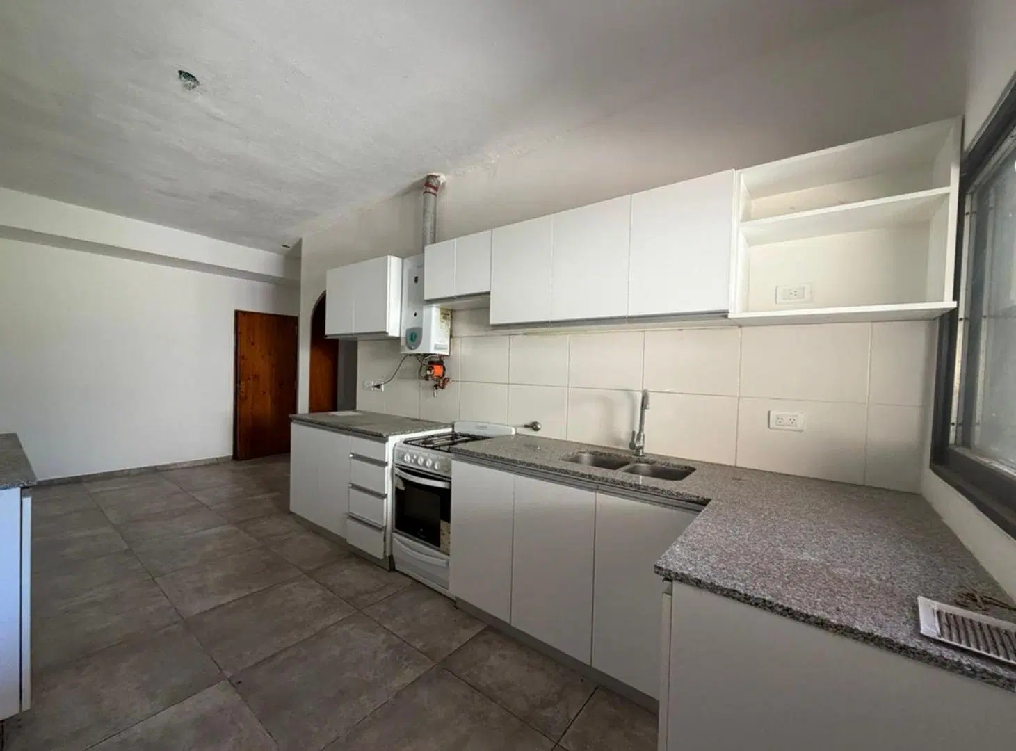 VENTA CASA 4 DORM BARRIO MAIPU 2A SECCION 4