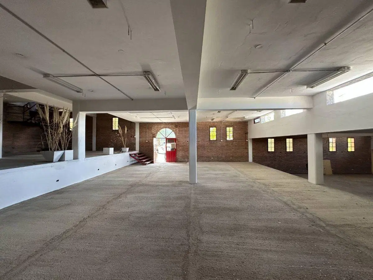 VENTA LOCAL ESQUINA COMERCIAL MINA CLAVERO CENTRO 5