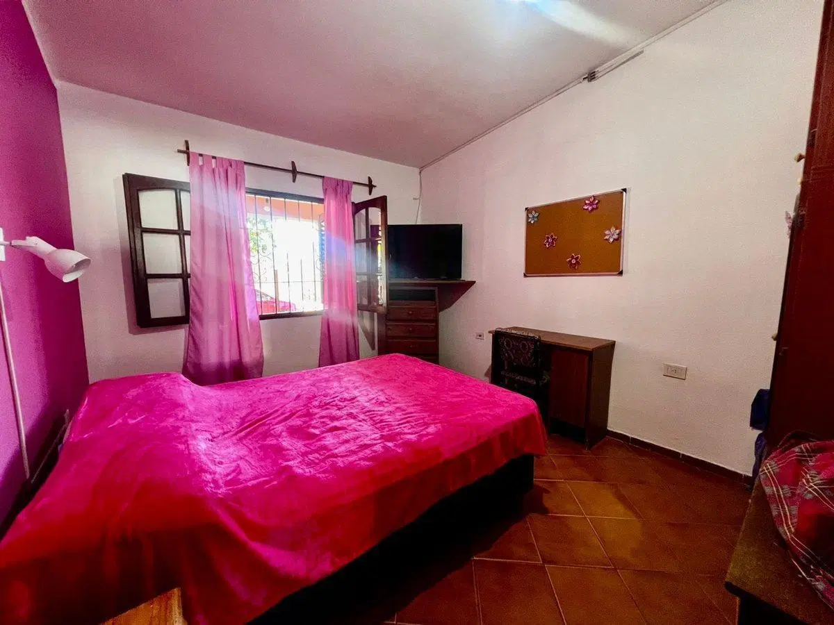VENTA  CASA 2 DORM BARRIO  PARQUE  LICEO TERCERA 2