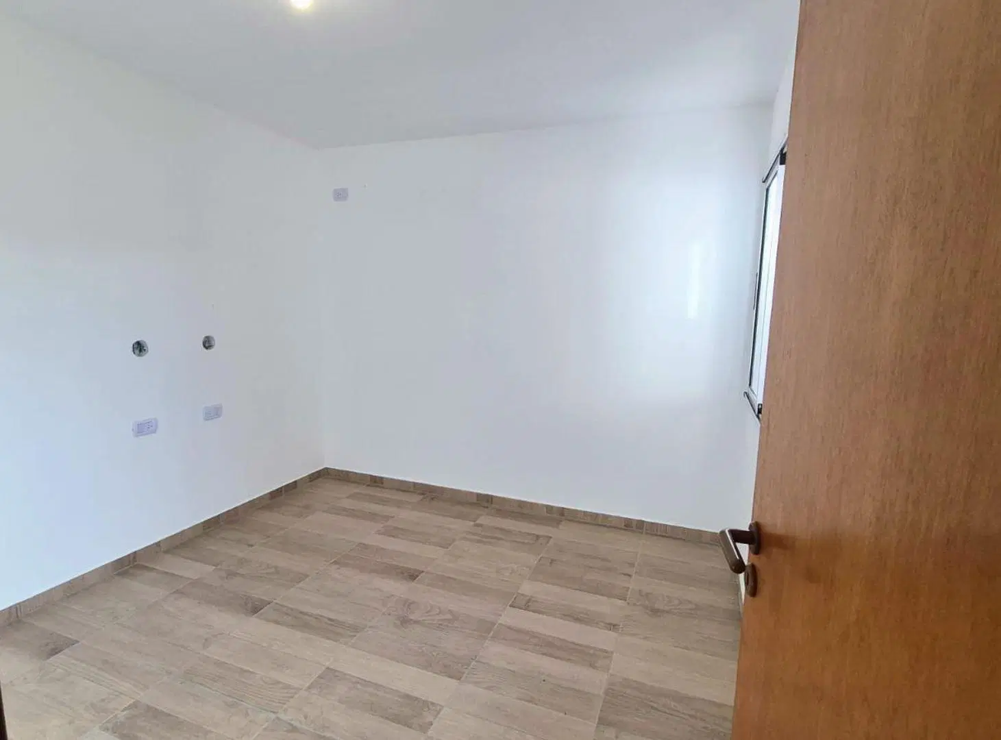 VENTA  DEPARTAMENTOS DE DOS DORMI SANTA CRUZ DEL 4