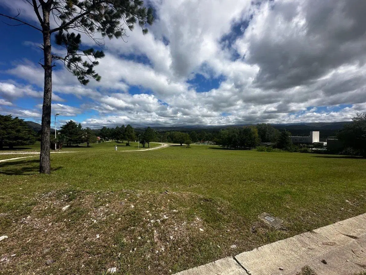 Venta lote en Carlos Paz Golf Country Club 1260m2 3