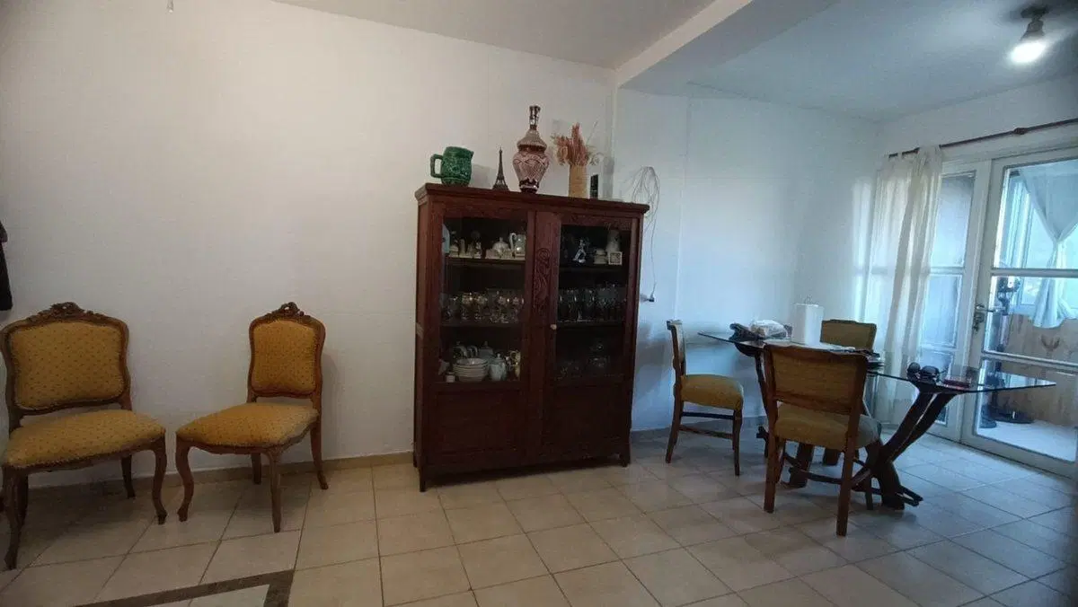 VENTA DPTO. 2 DORM MAS ESCRITORIO B° GUEMES CBA 5