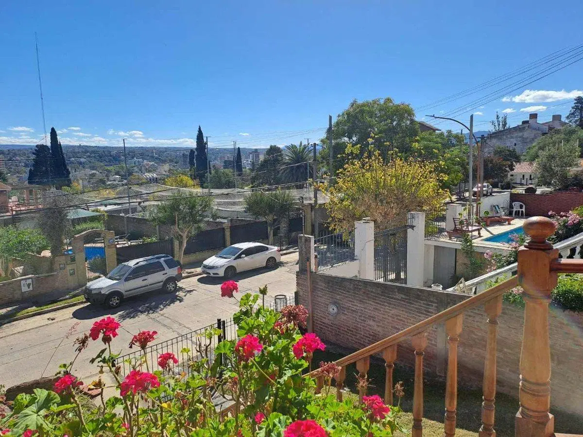 VENTA CASA 3 DORM CARLOZ PAZ EXC UBIC CON VISTAS 4