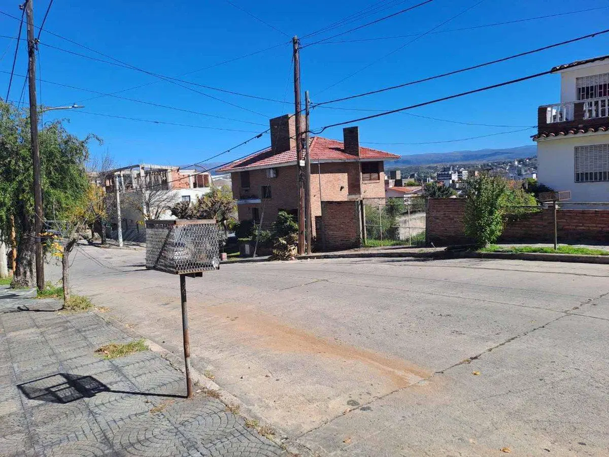 VENTA CASA 3 DORM CARLOZ PAZ EXC UBIC CON VISTAS 2