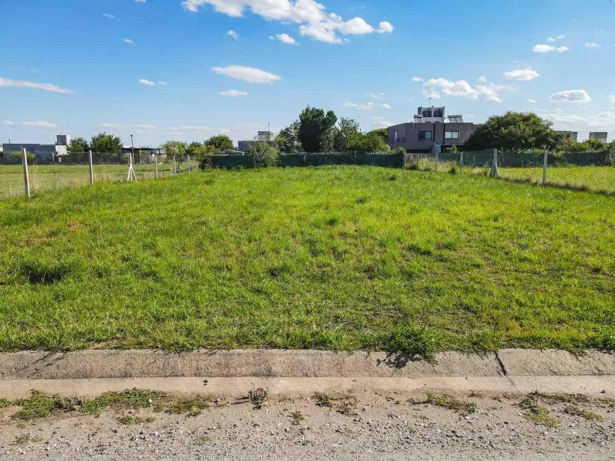 VENTA TERRENO 800 mts LA PAMPEANA 2