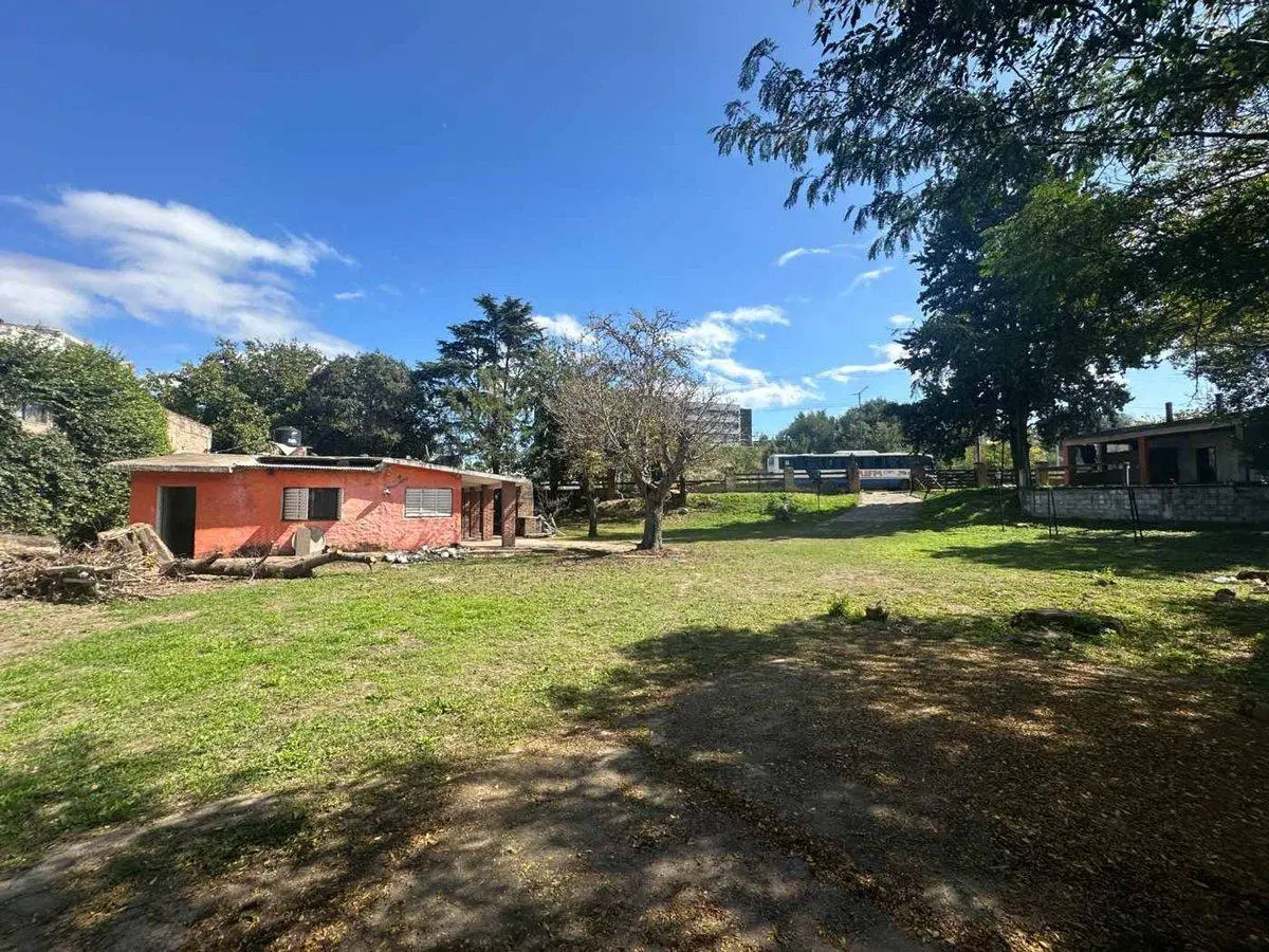 VENTA LOCAL COSQUIN SOBRE AVENIDA CON CASA 4