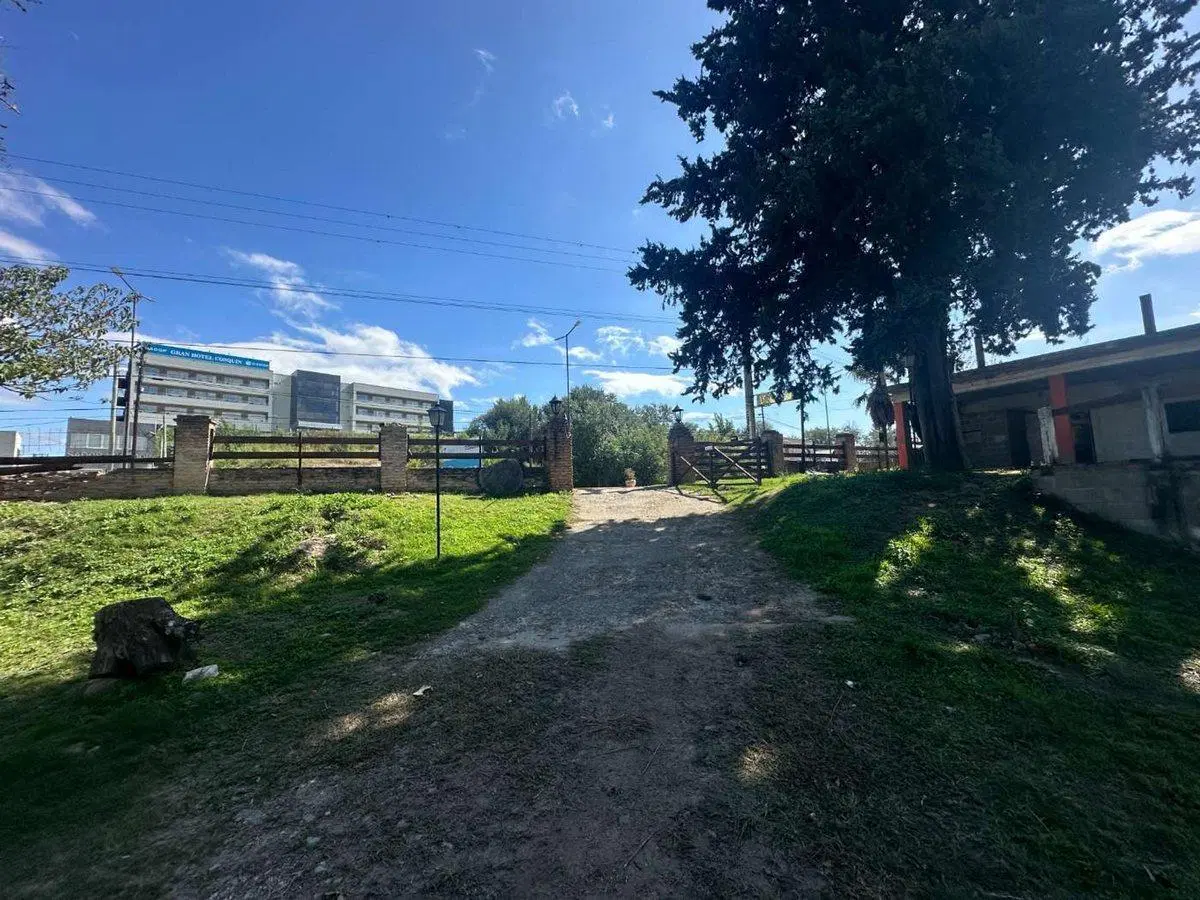 VENTA LOCAL COSQUIN SOBRE AVENIDA CON CASA 5