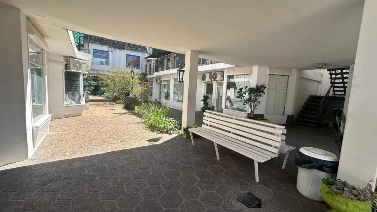 VENTA LOCAL COMERCIAL GALERIA LUCERNA  OPORTUNIDAD 4