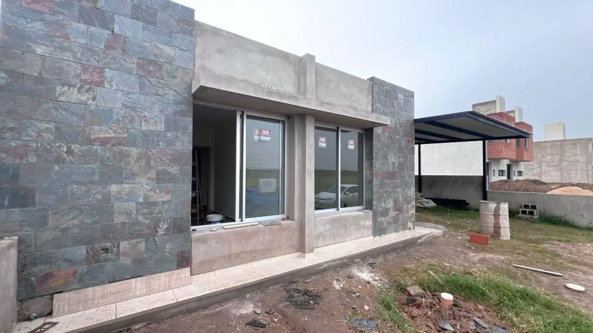 OPORTUNIDAD CASA 3D PLANTA BAJA TERRAZAS MANANT 5