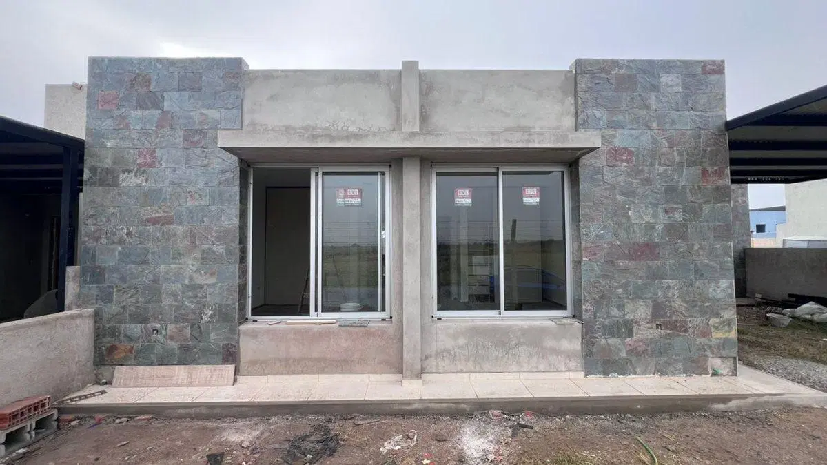 OPORTUNIDAD CASA 3D PLANTA BAJA TERRAZAS MANANT 2
