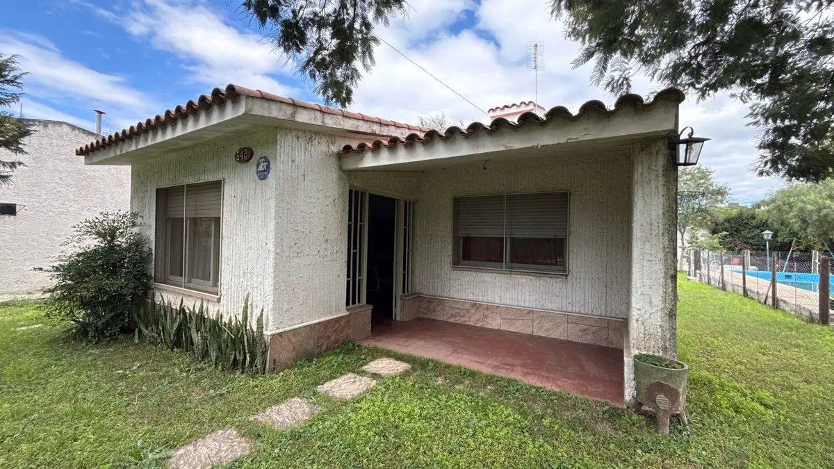 VENTA CASA 2 DORMITORIOS CON PILETA RIO CEBALLOS 3