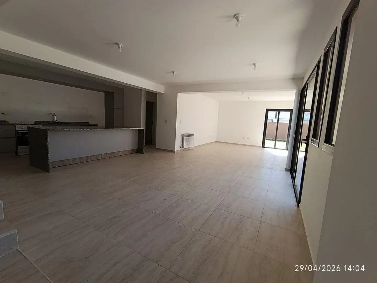 VENTA CASA A ESTRENAR 2 DOR Y ESC 3 BÑOS DOCTA CBA 5
