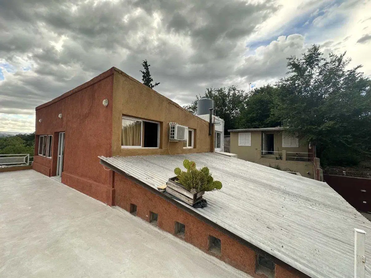 VENTA CASA 3 DORM CON DOS DPTO CARLOS PAZ CENTRO 2