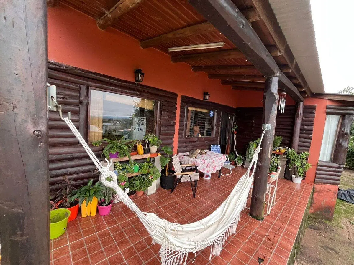 VENTA CASA 3 DORM 2 BAÑOS A 2 CUADRAS DE RUTA 28 5