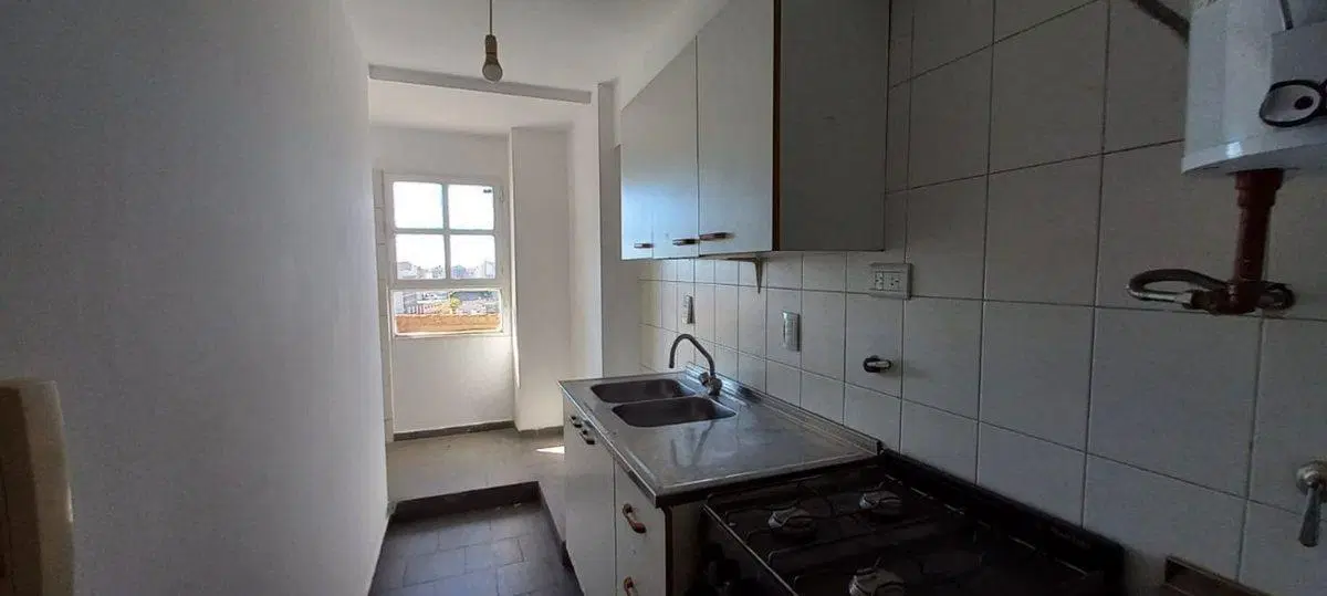 VENTA LUMINOSO DEPTO 3 DORM BARRIO GUEMES 2