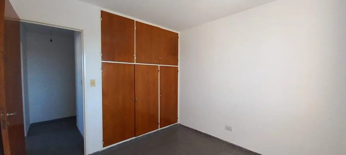 VENTA LUMINOSO DEPTO 3 DORM BARRIO GUEMES 4