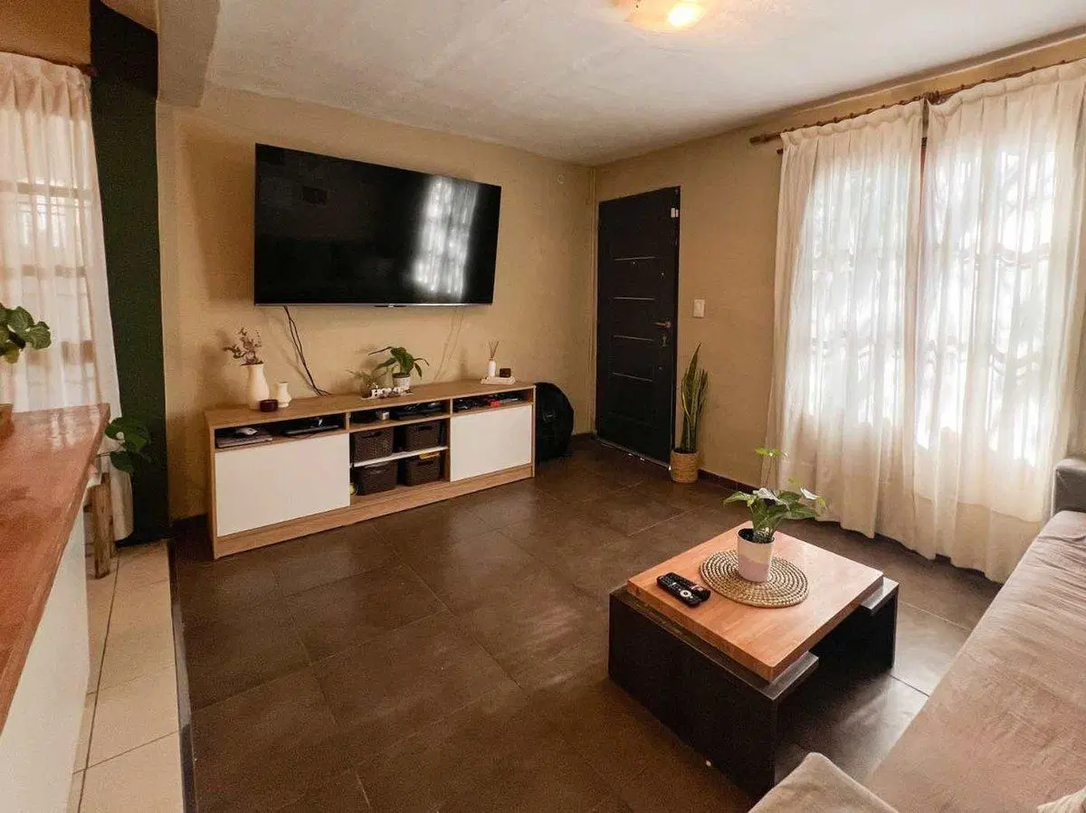 VENTA CASA 2 DORM Y ESCRITORIO SOLARES DE ARGÜELLO 3