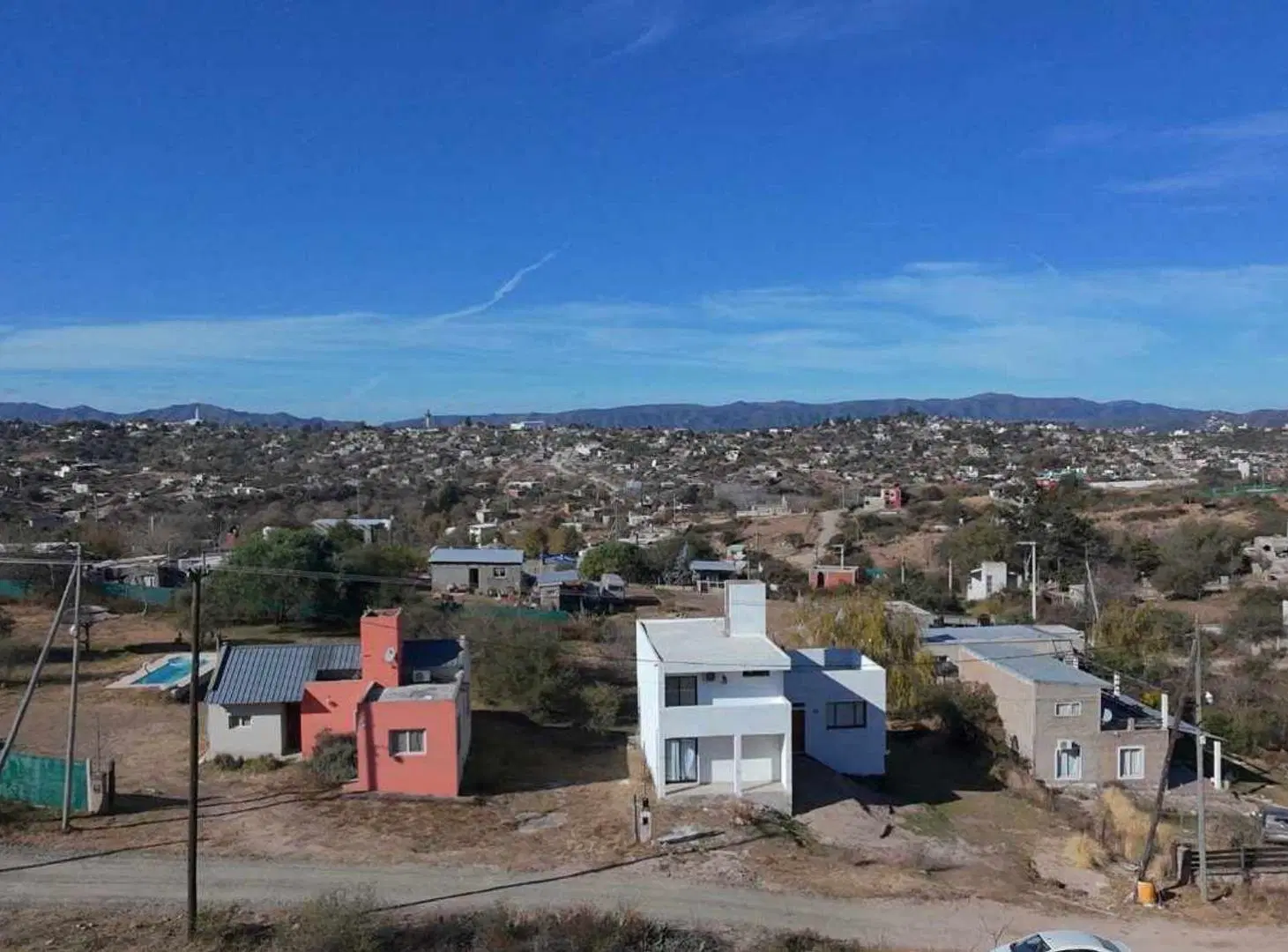 VENTA CASA ESTANCIA VIEJA 3 DORM 2 BAÑOS TERRAZA 2