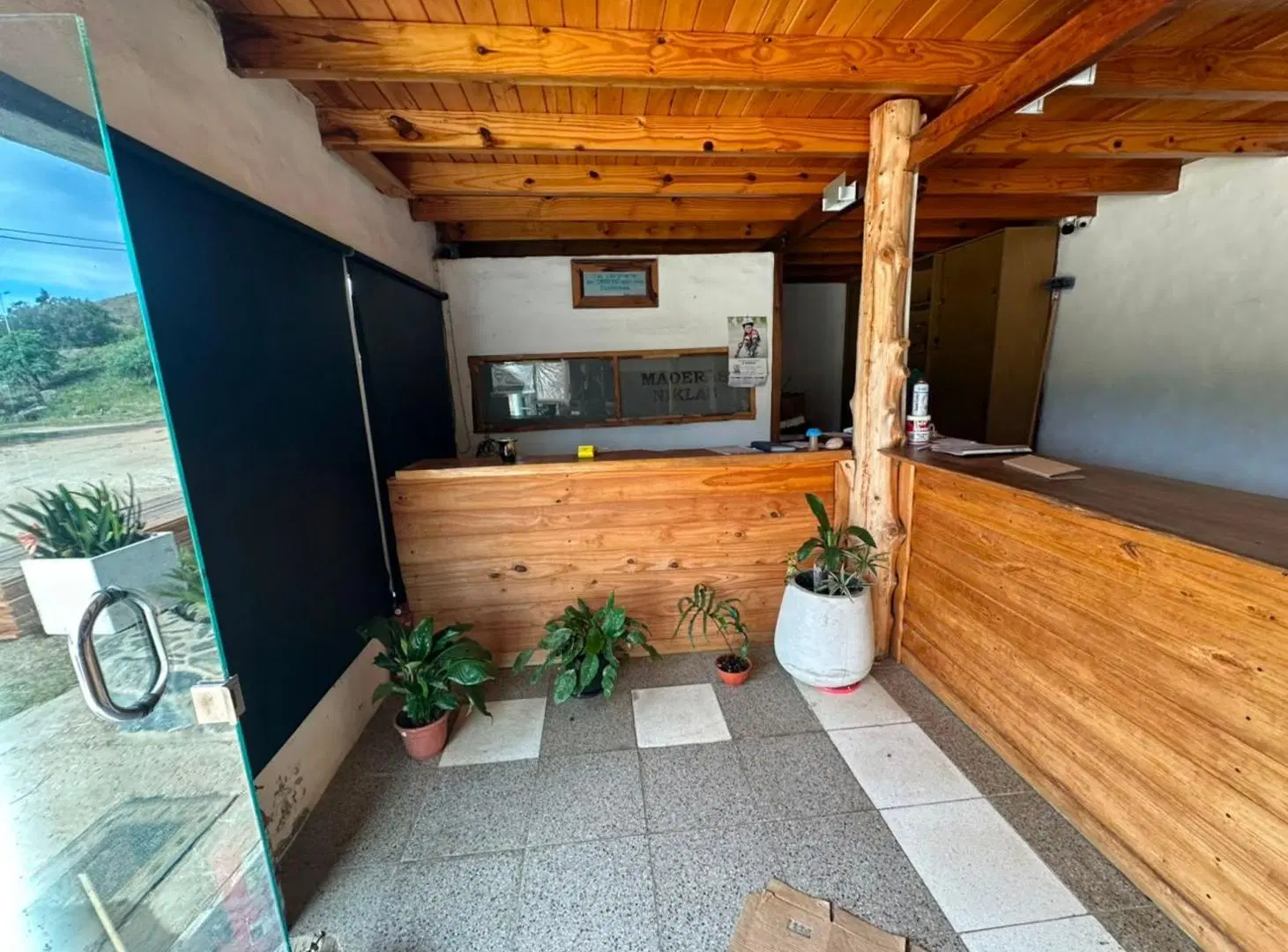 Venta Local+2 Galpones Viviendas en V. C. América 2