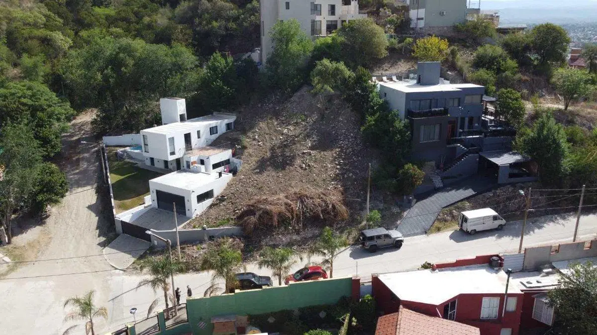 VENTA TERRENO EN BARRIO LA CUESTA CARLOS PAZ 4