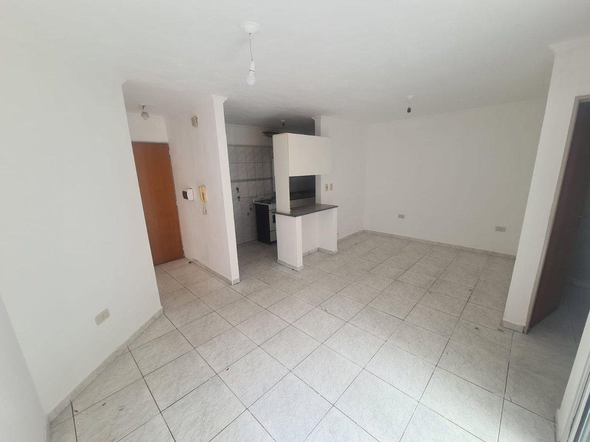 Foto de VENTA DPTO 2 DORM SAN MARTIN PROX Av CASTRO BARROS, imagen 4