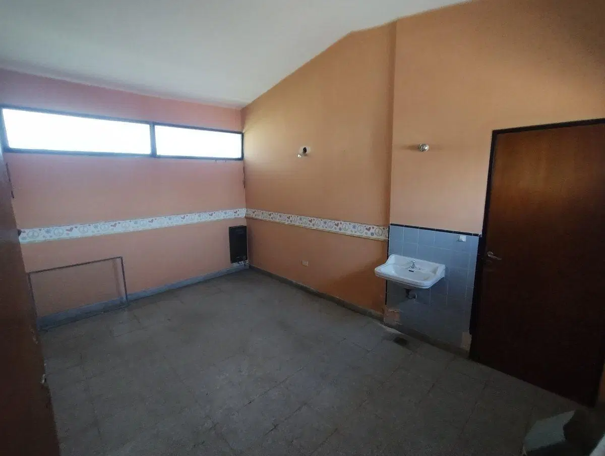 OPORTUNIDAD INVERSORES CASA 240 M2 ALTAMIRA 4