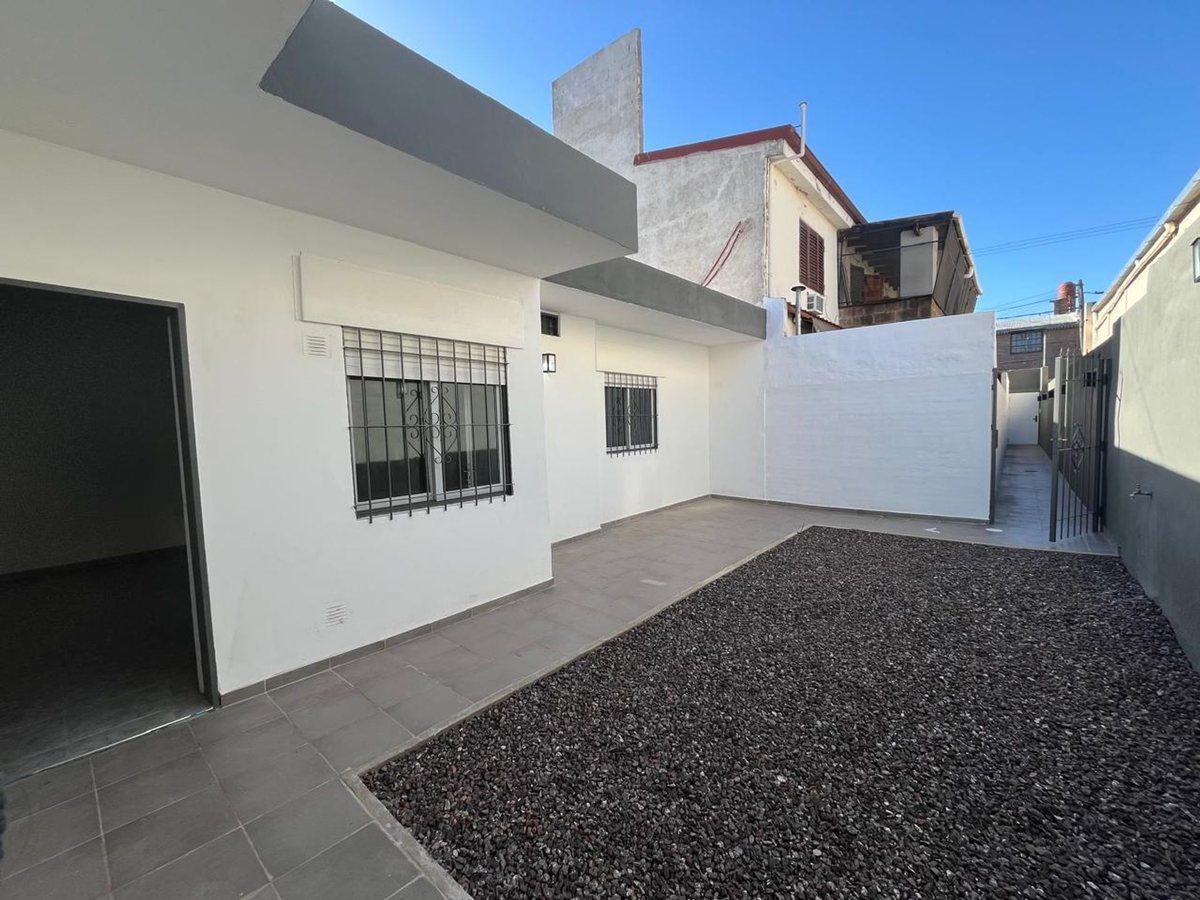 Foto de VENTA DEPTO 1 DORM CON PATIO TALLERES OESTE, imagen 4