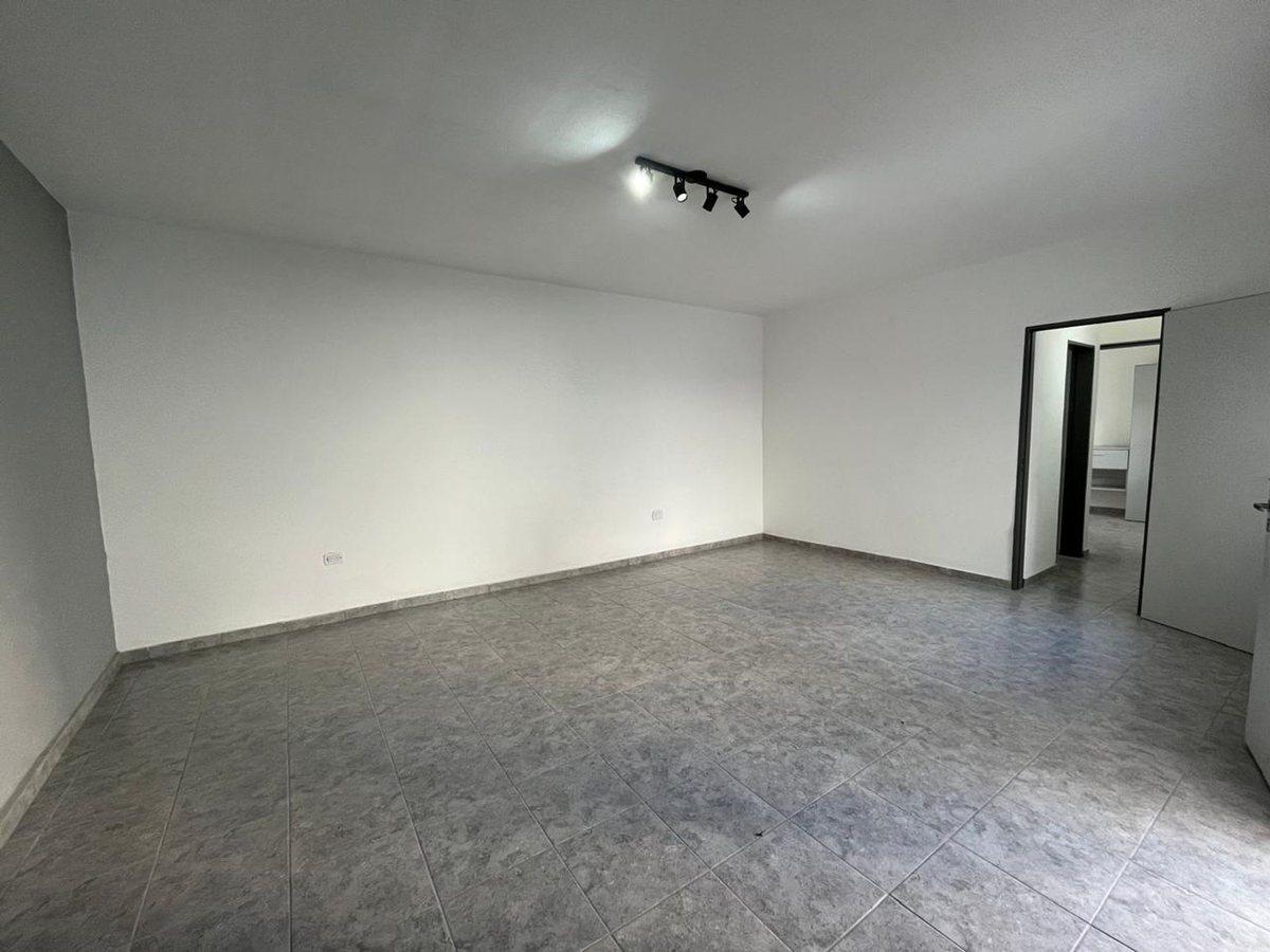 Foto de VENTA DEPTO 1 DORM CON PATIO TALLERES OESTE, imagen 5