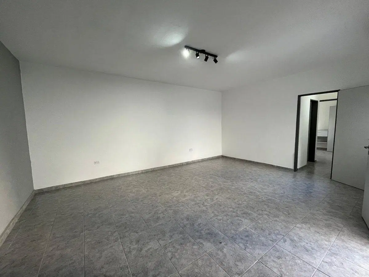 VENTA DEPTO 1 DORM CON PATIO TALLERES OESTE 5