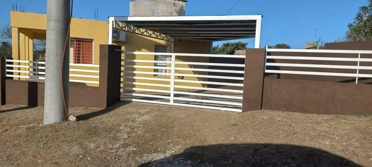 CASA EN VENTA TANTI CORDOBA 4