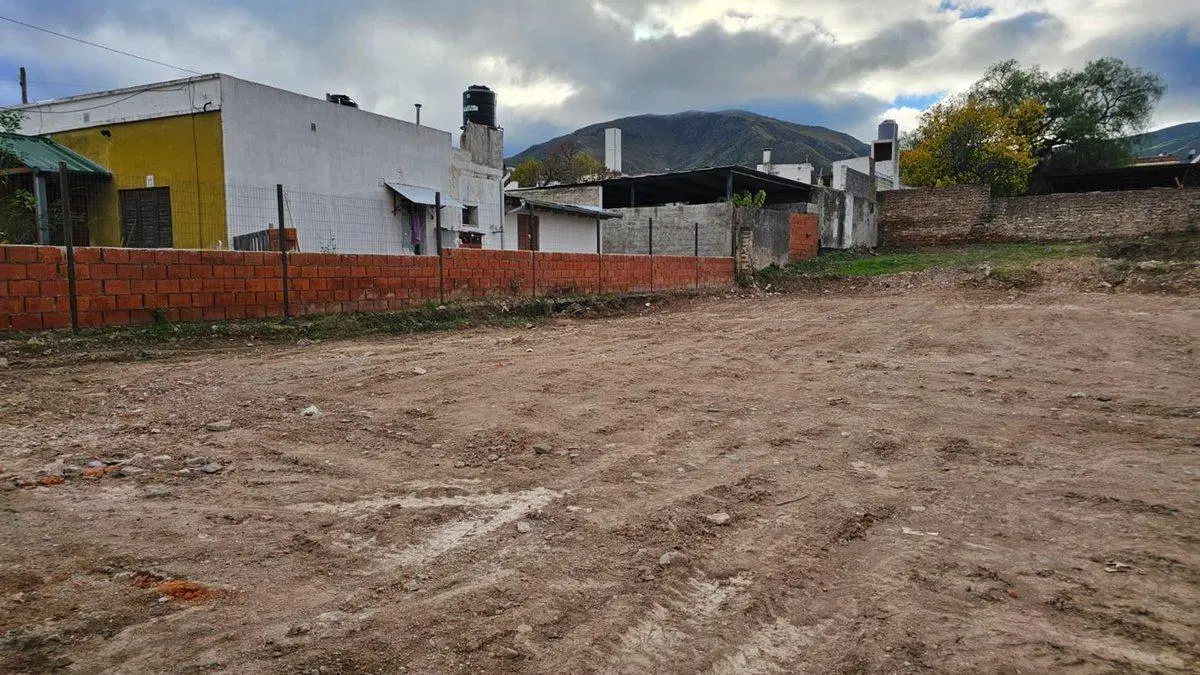 VENTA DE LOTE EN LA FALDA 5