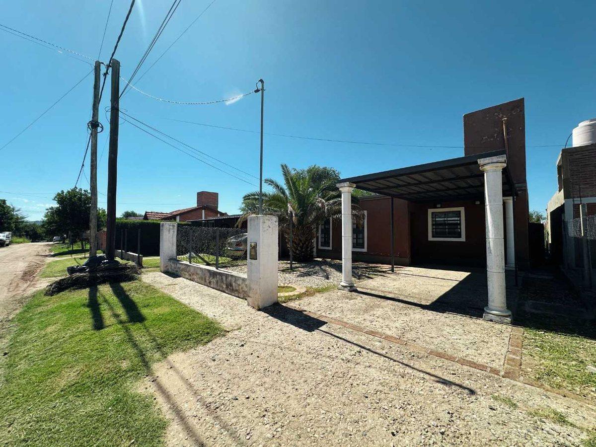 VENTA CASA MINA CLAVERO 2 DORM CERCA DE RUTA Y RIO