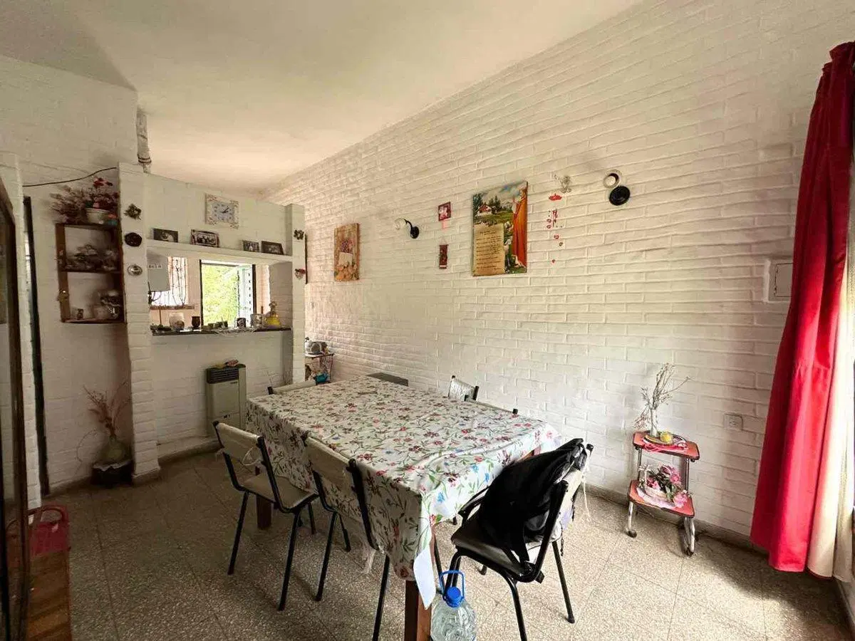 VENTA CASA TANTI 2 DORM PATIO PROXIMA AL RIO 4