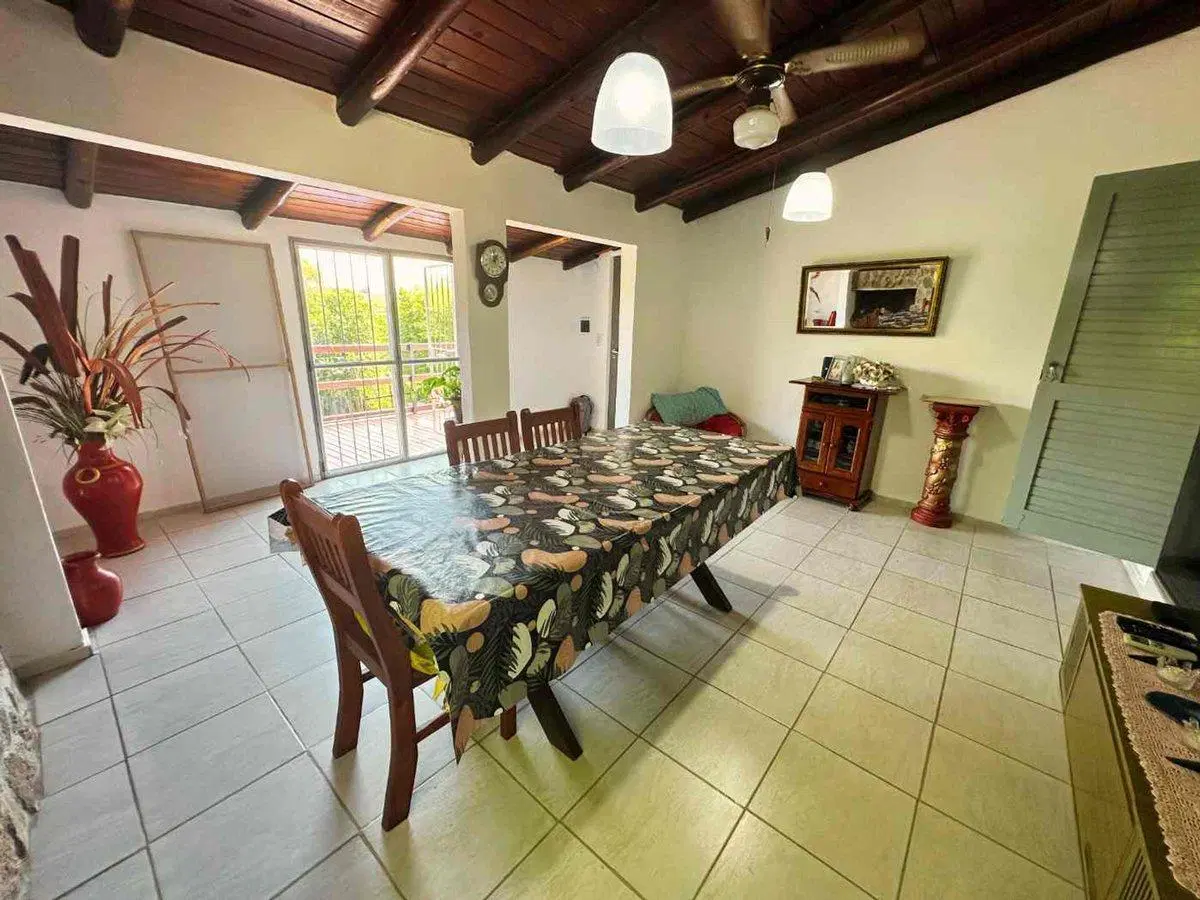 VENTA CASA Y DPTO PILETA VILLA DEL LAGO CARLOS PAZ 4