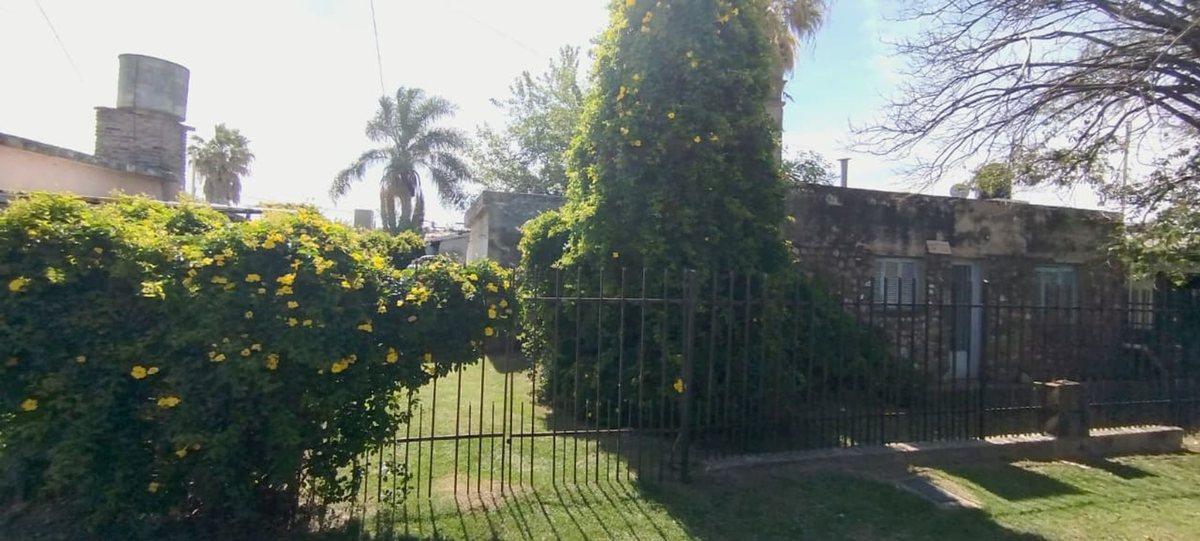 VENTA 2 CASAS GRANJA DE FUNES A REFACCIONAR