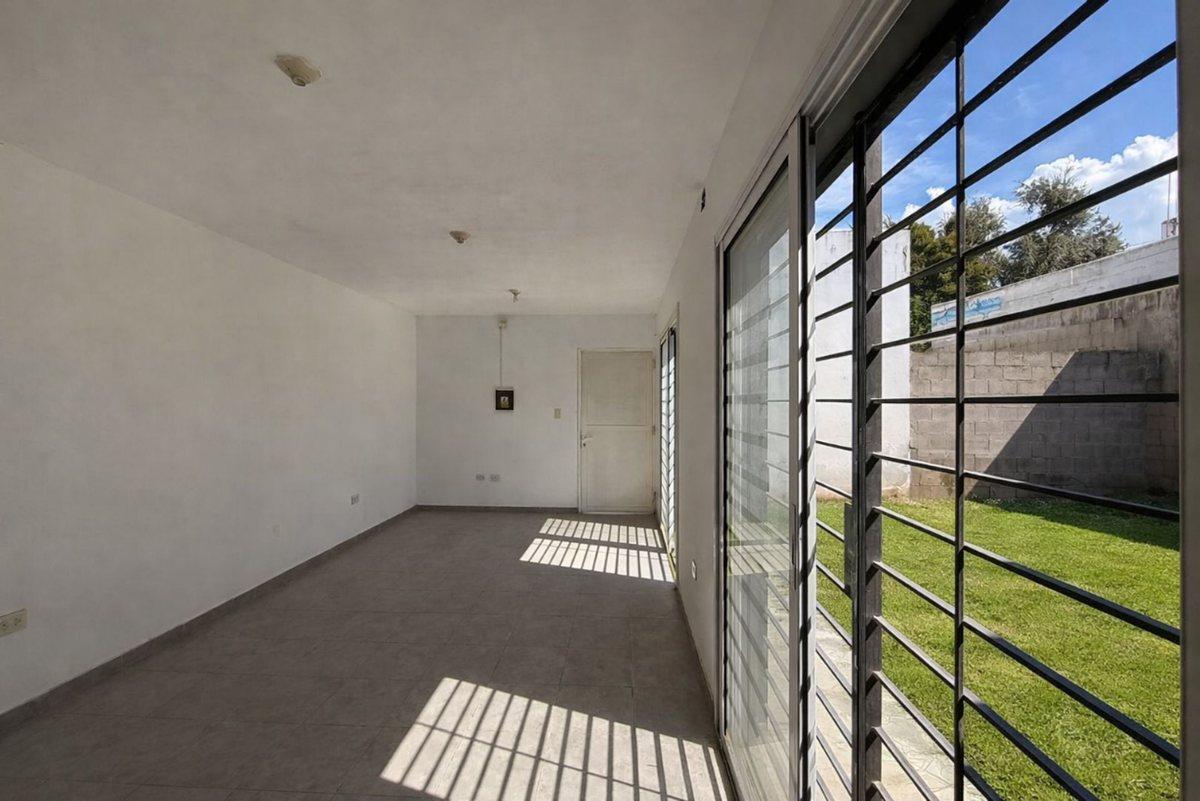 Foto de VENTA DÚPLEX 3 DORM CON PATIO Y COCHERA SALDAN, imagen 5