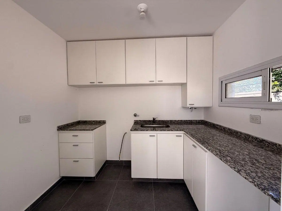 VENTA DÚPLEX 3 DORM CON PATIO Y COCHERA SALDAN 2