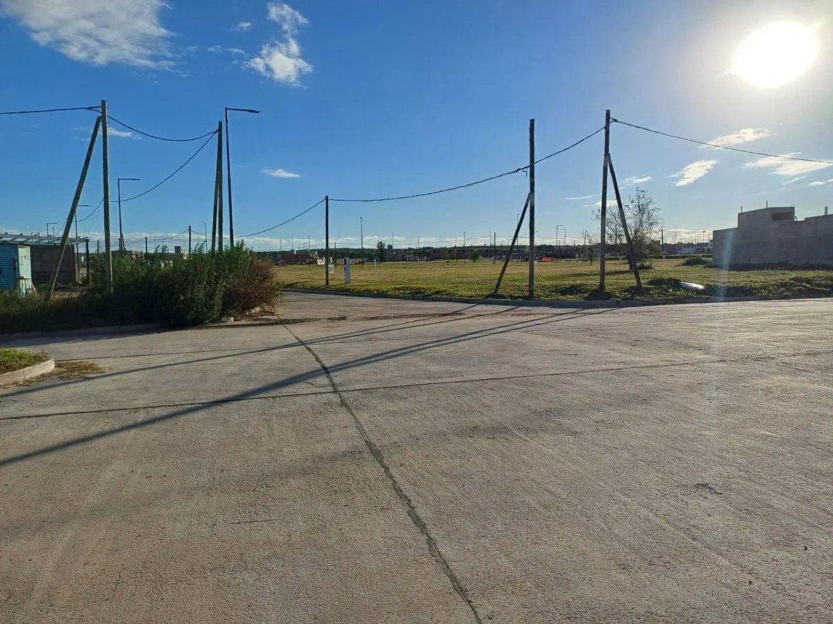 OPORTUNIDAD TERRENO EN DOCTA PARQUE 2