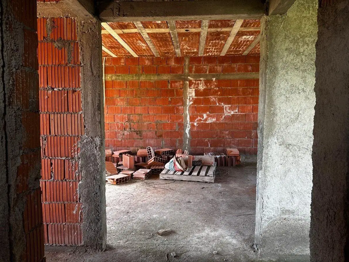 CASA EN ESTANCIA VIEJA EN CONSTRUCCIÓN CON VISTA 2