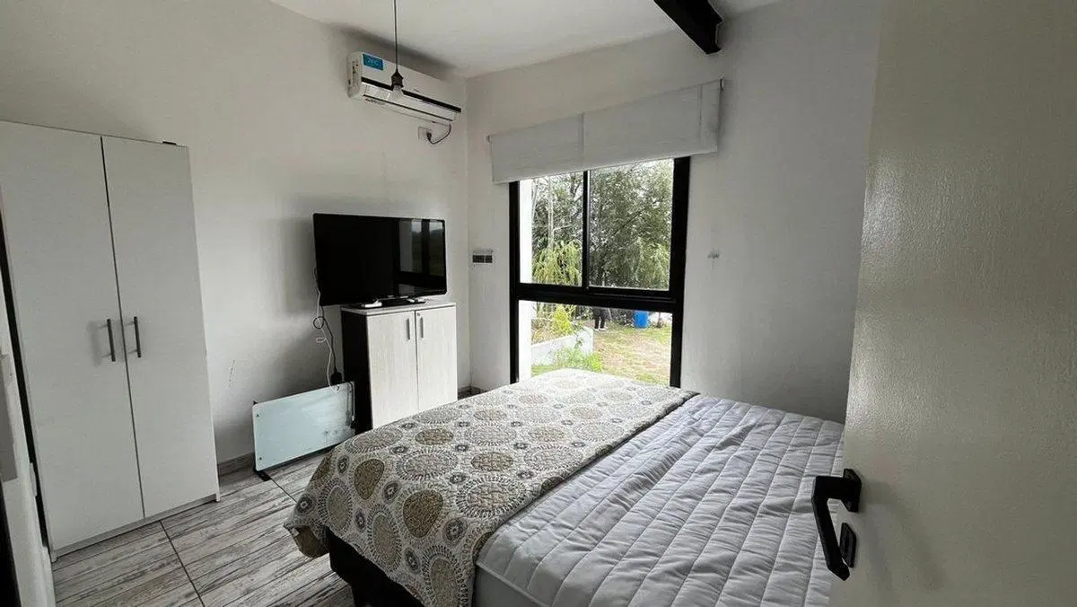 VENTA CASA 2 DORMITORIOS Y PILETA CIUDAD AMERICA 5