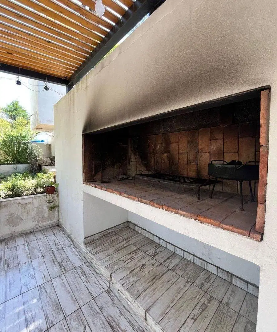 VENTA CASA 2 DORMITORIOS Y PILETA CIUDAD AMERICA 3